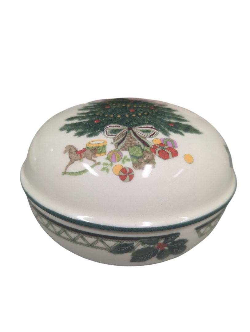 Mixed Christmas Tree Holiday Dish Set – Mikasa, Nikko, and Spode