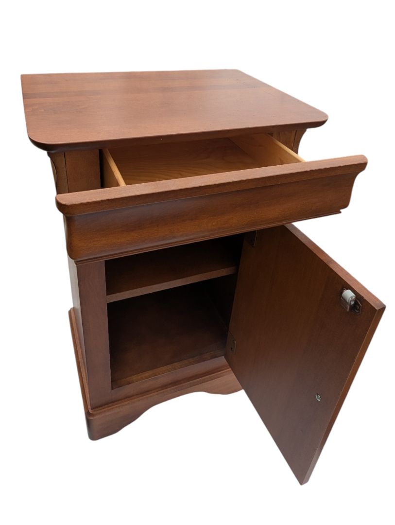 Traditional Wood Nightstand with Drawer & Lower Cabinet