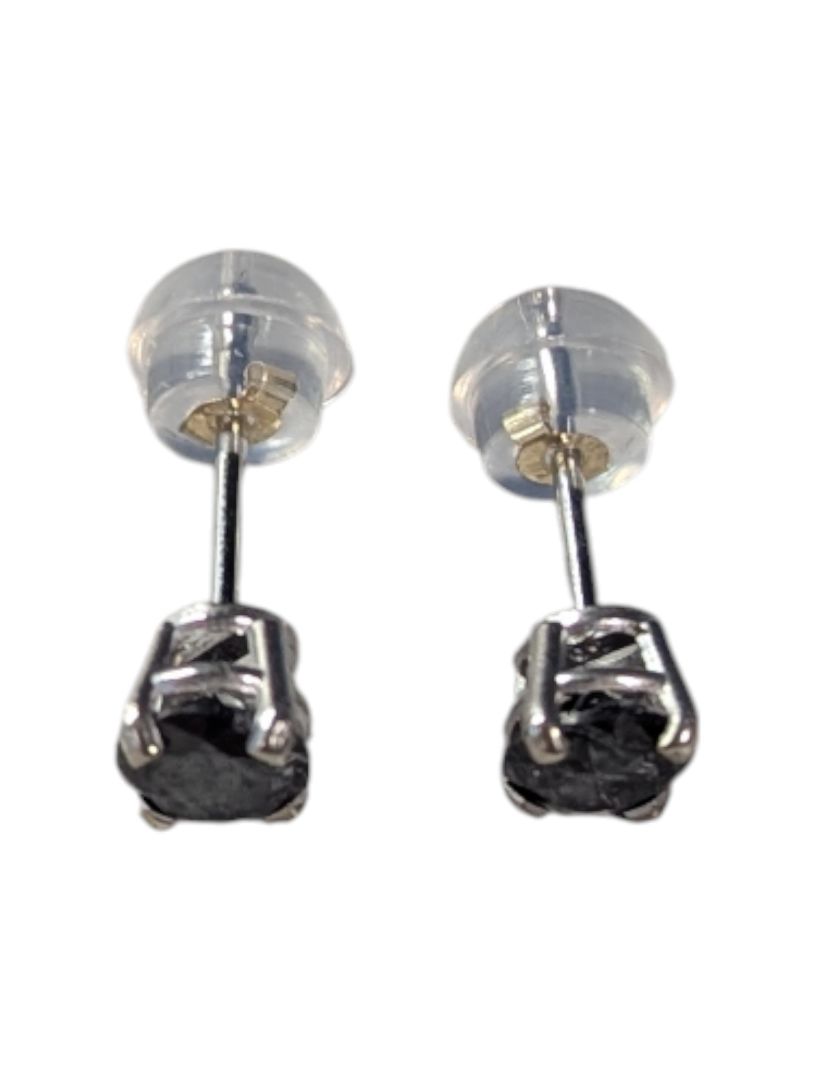 14 kt White Gold Black Diamond Stud Earrings (0.84 ct tw)