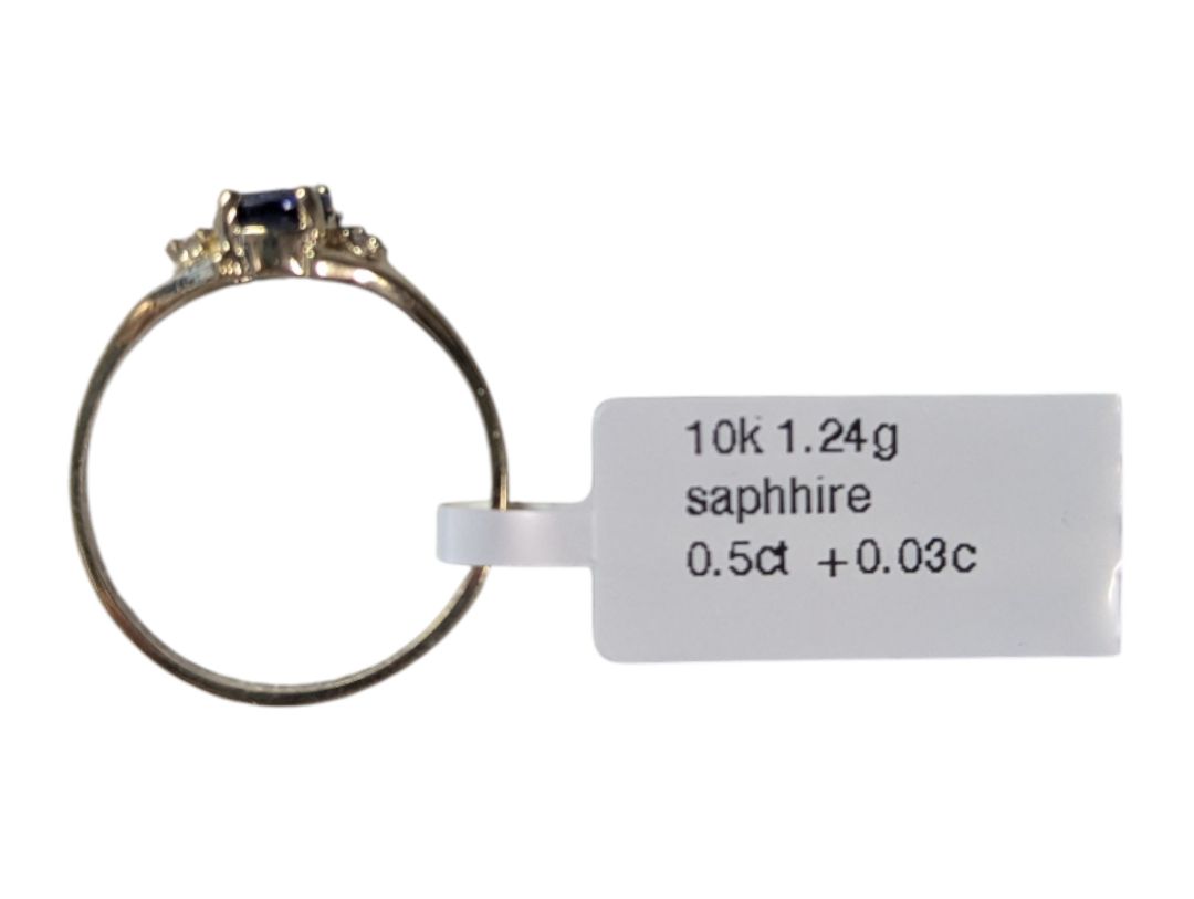 10 kt Yellow Gold Blue Sapphire & Diamond Ring