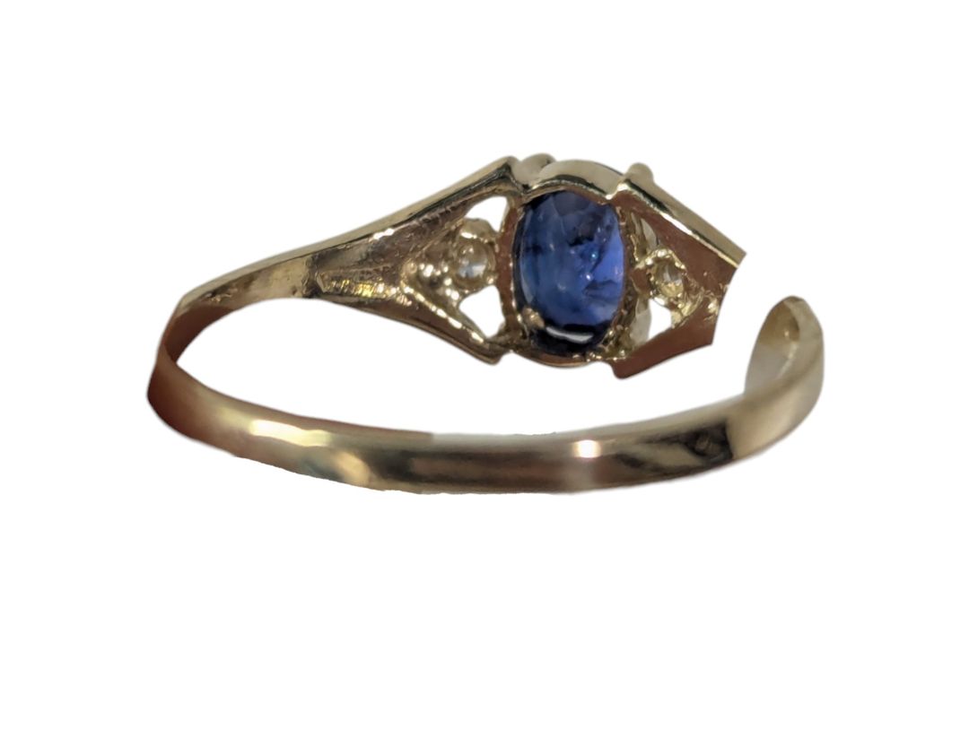 10 kt Yellow Gold Blue Sapphire & Diamond Ring