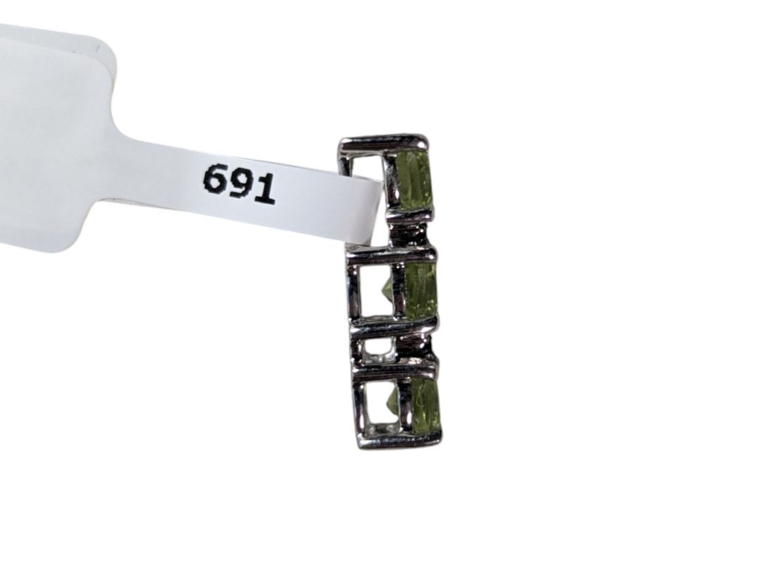 Sterling Silver Peridot & Spinel Bar Pendant – 1.00ctw