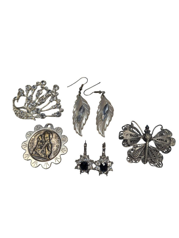 Lot of 6 Vintage Costume Jewelry Pieces – Brooches, Medals & Earrings