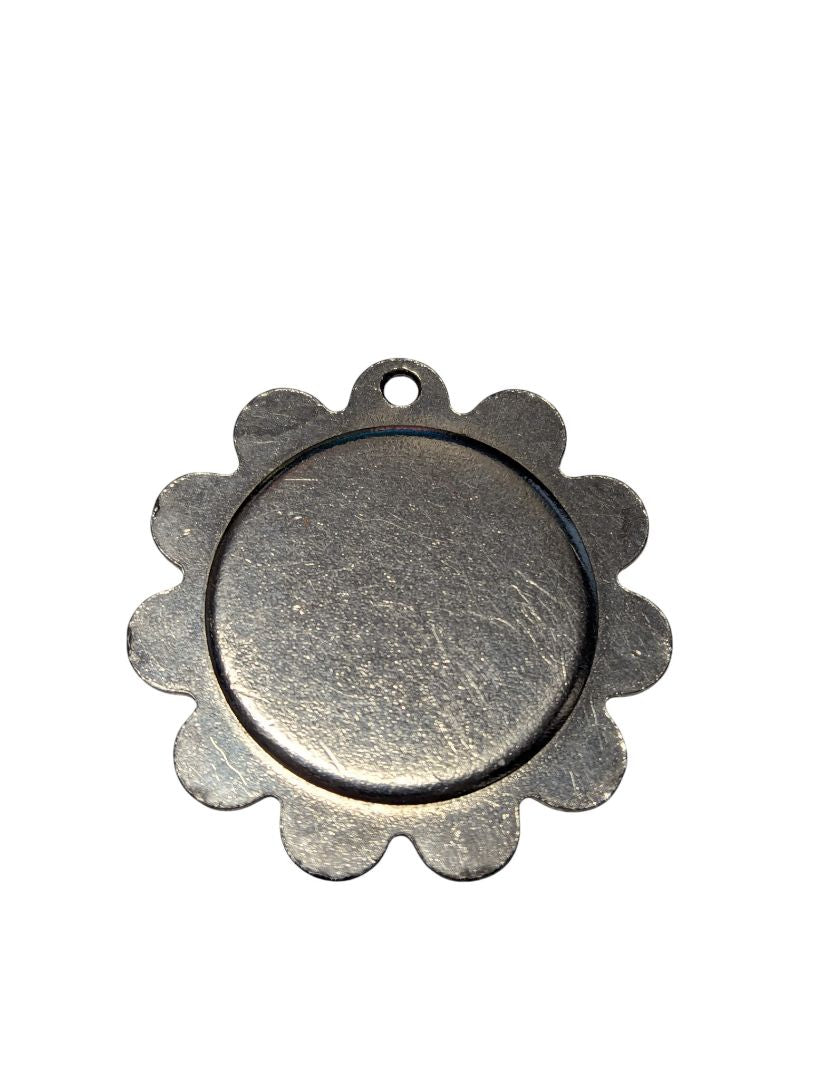 Lot of 6 Vintage Costume Jewelry Pieces – Brooches, Medals & Earrings