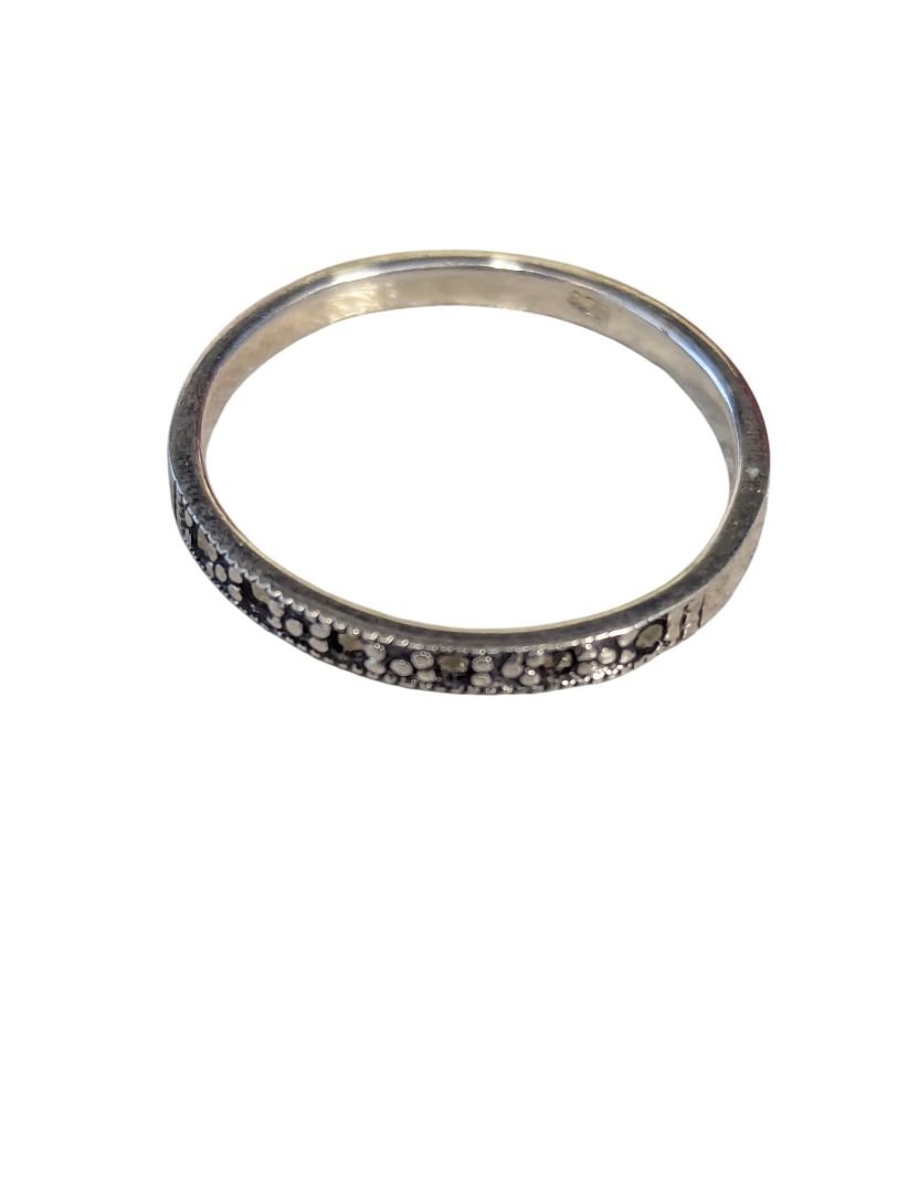 Textured Base-Metal Band Ring – Costume Jewelry