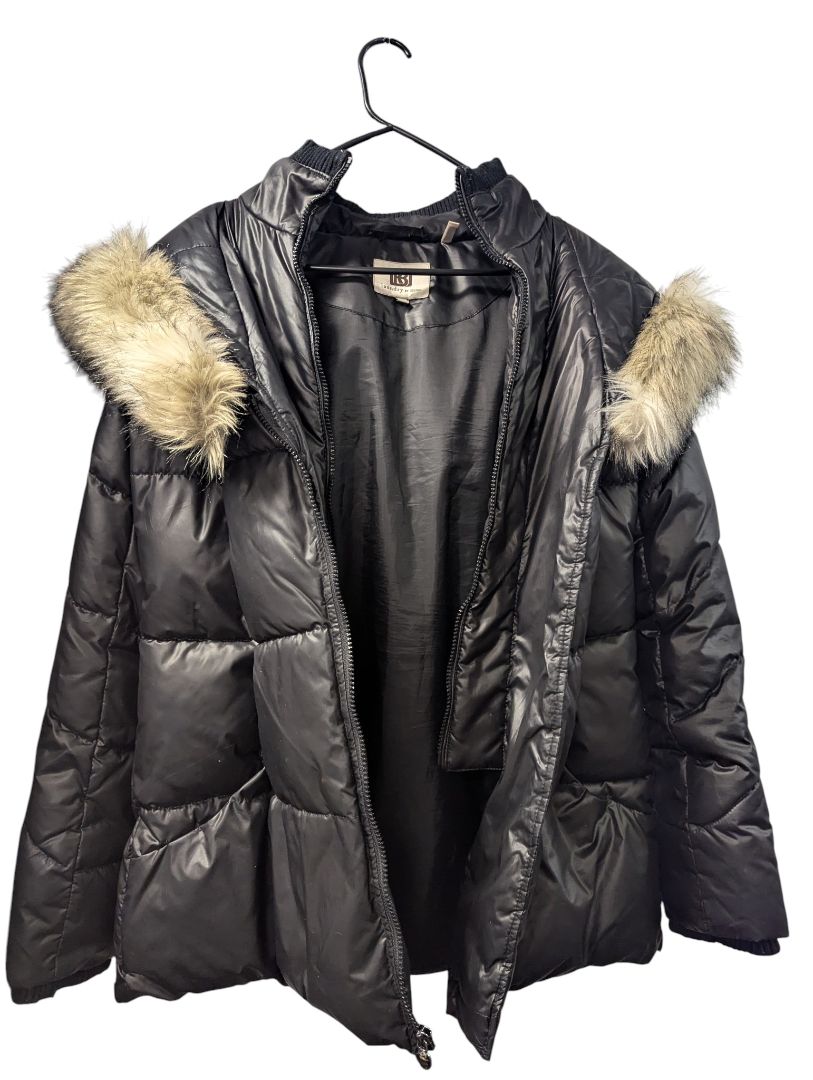 Laundry by Design Black Faux-Fur Trim Puffer Jacket – Size M