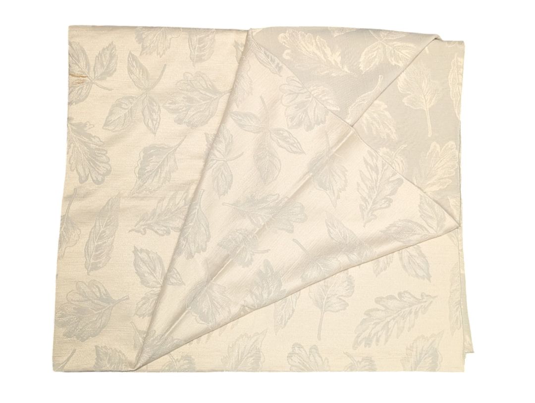 Neutral leaf-pattern jacquard table linen set