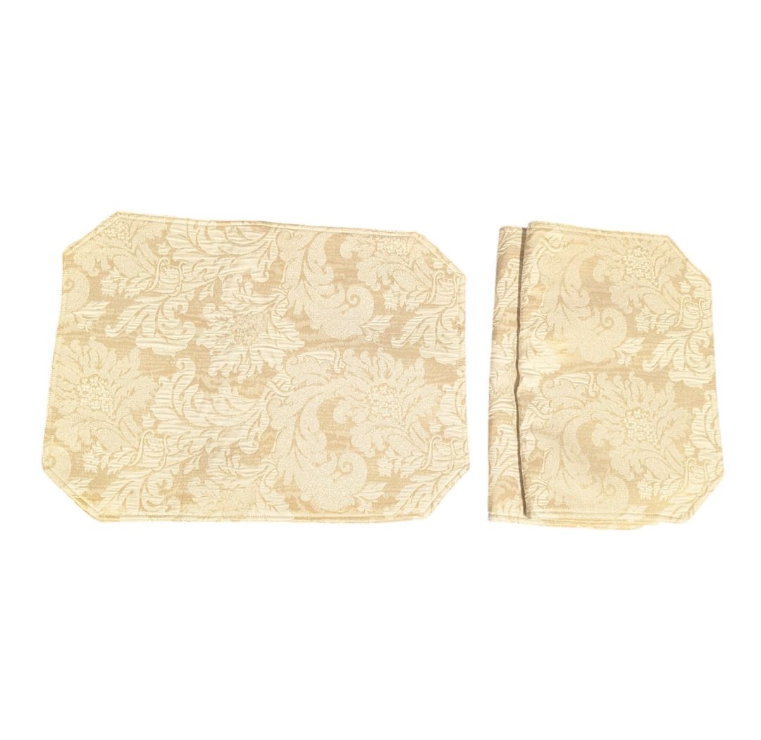 Damask Table Linen Set in Ivory – Multiple Pieces