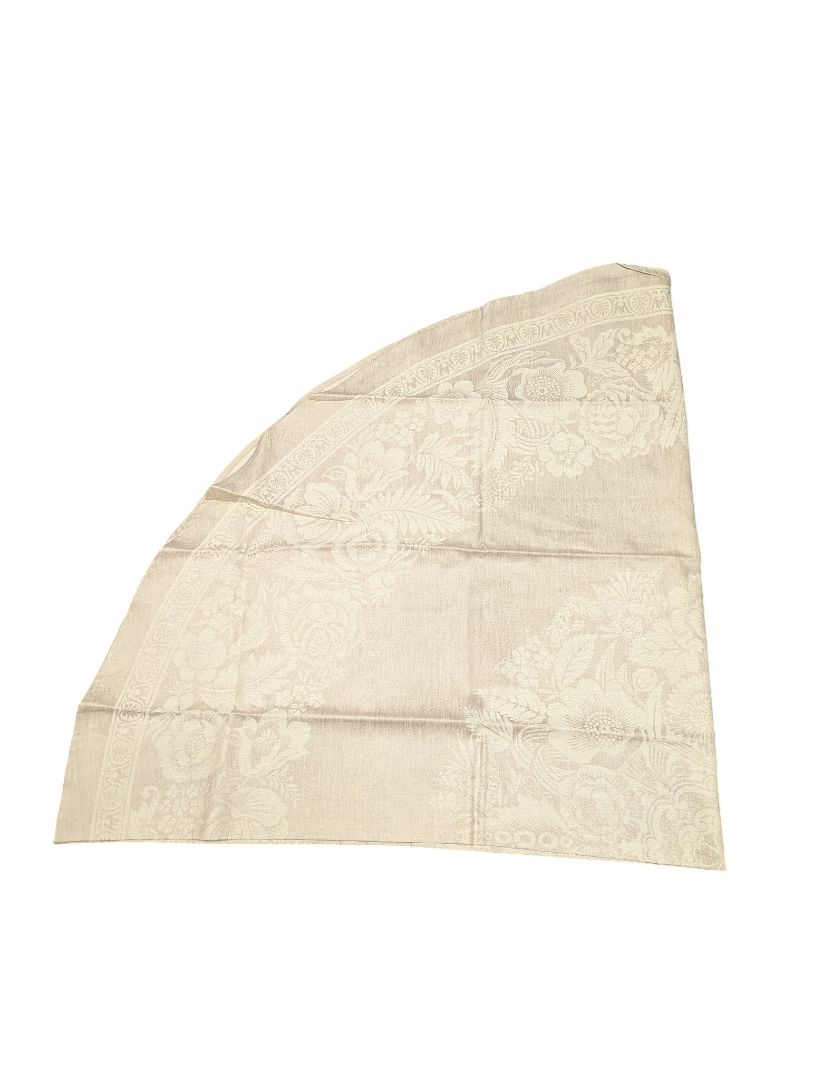 Williams sonoma vintage floral jacquard table linens