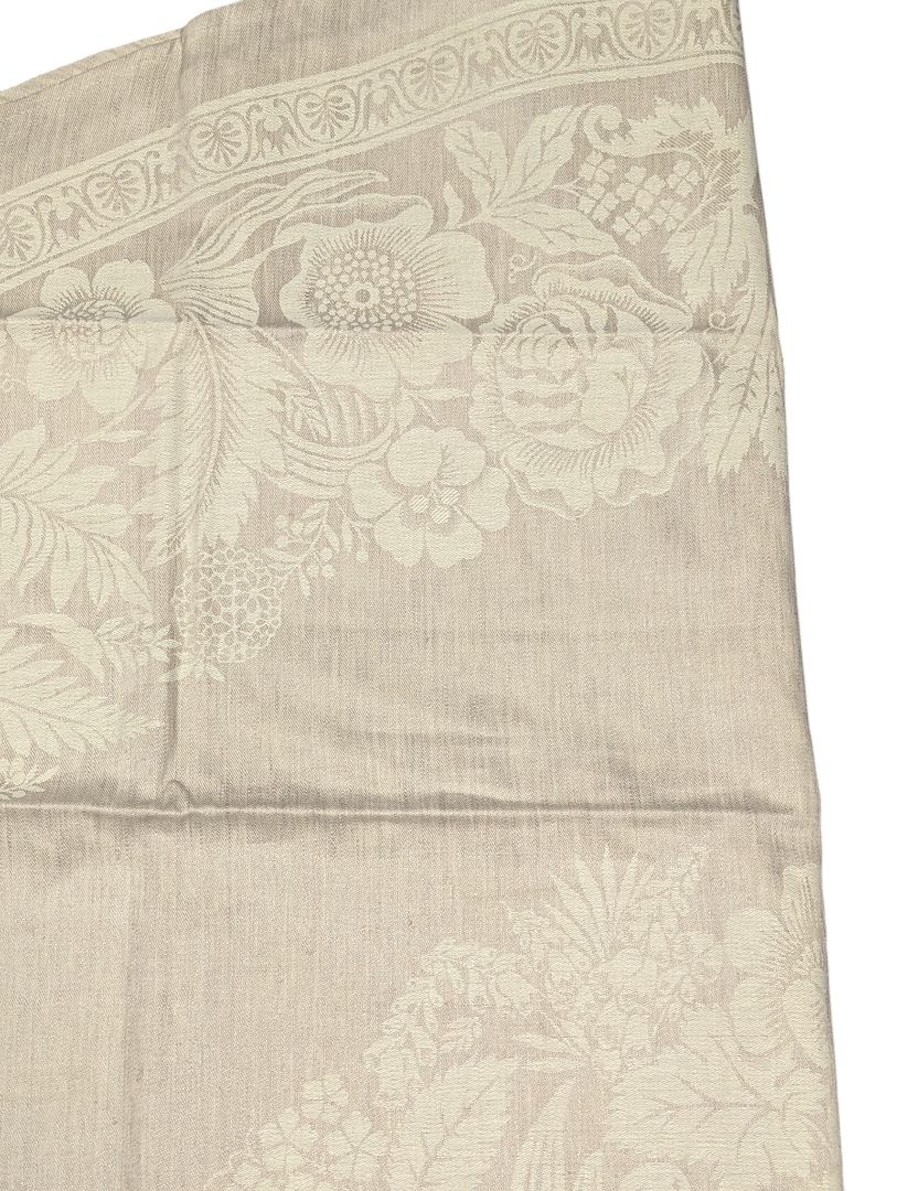 Williams sonoma vintage floral jacquard table linens