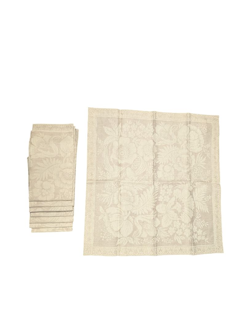 Williams sonoma vintage floral jacquard table linens