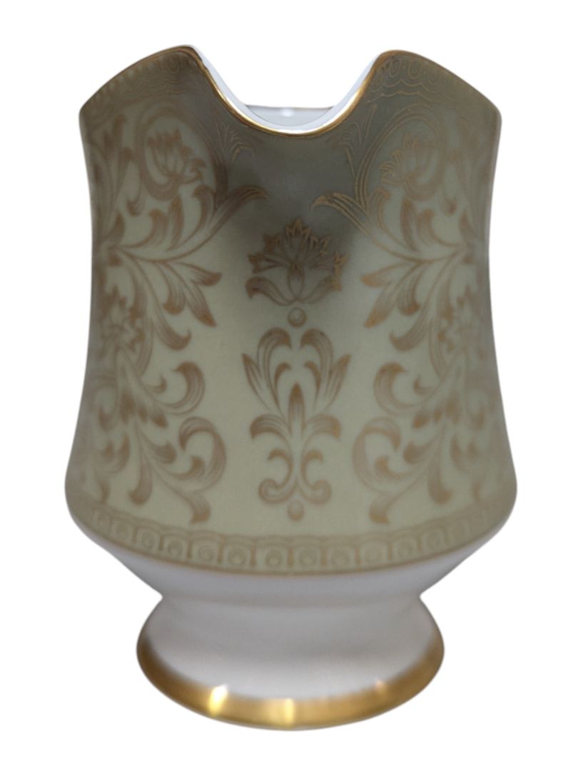 Sango “Versailles” Fine China Dinnerware Set – Gold Scroll Pattern