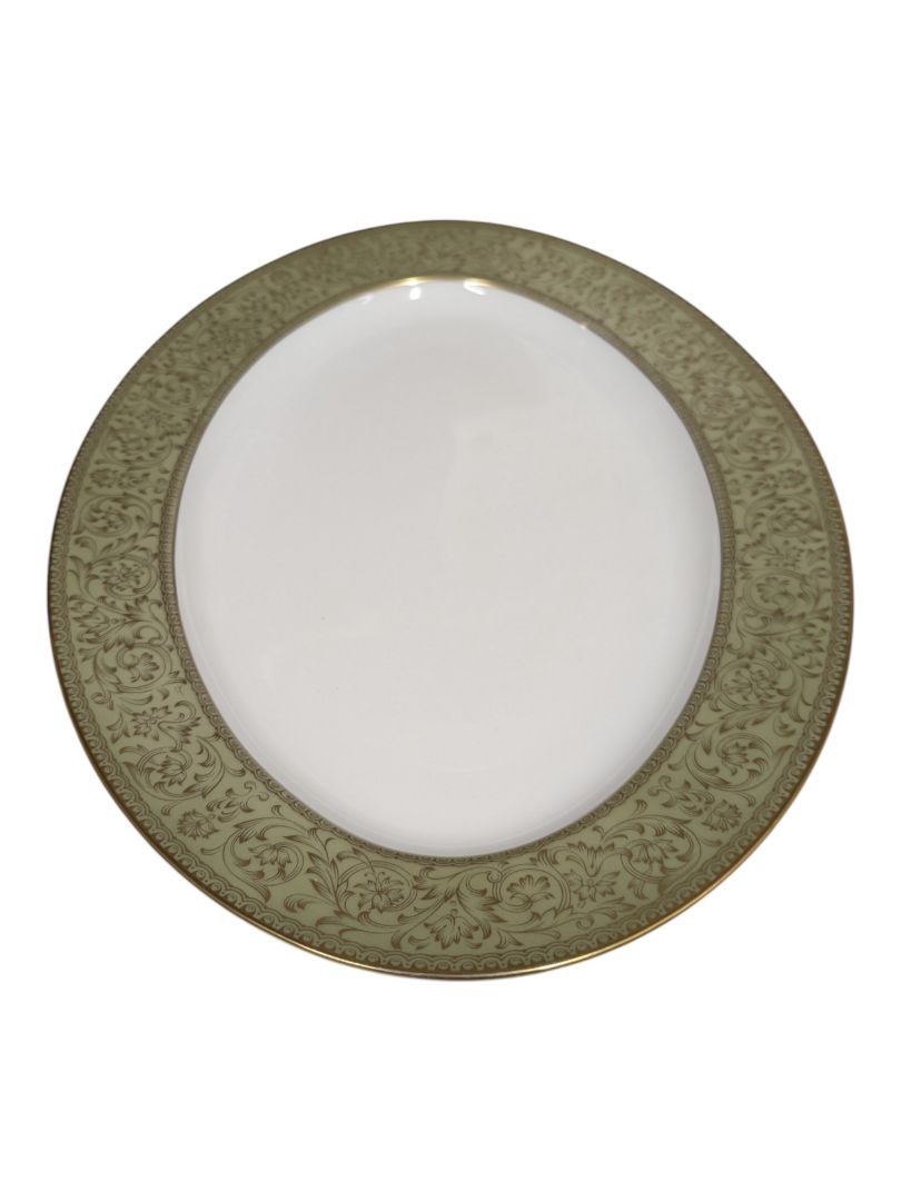Sango “Versailles” Fine China Dinnerware Set – Gold Scroll Pattern