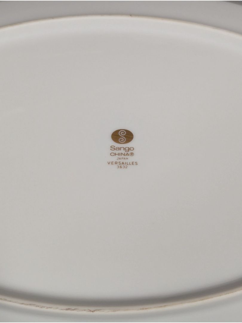 Sango “Versailles” Fine China Dinnerware Set – Gold Scroll Pattern