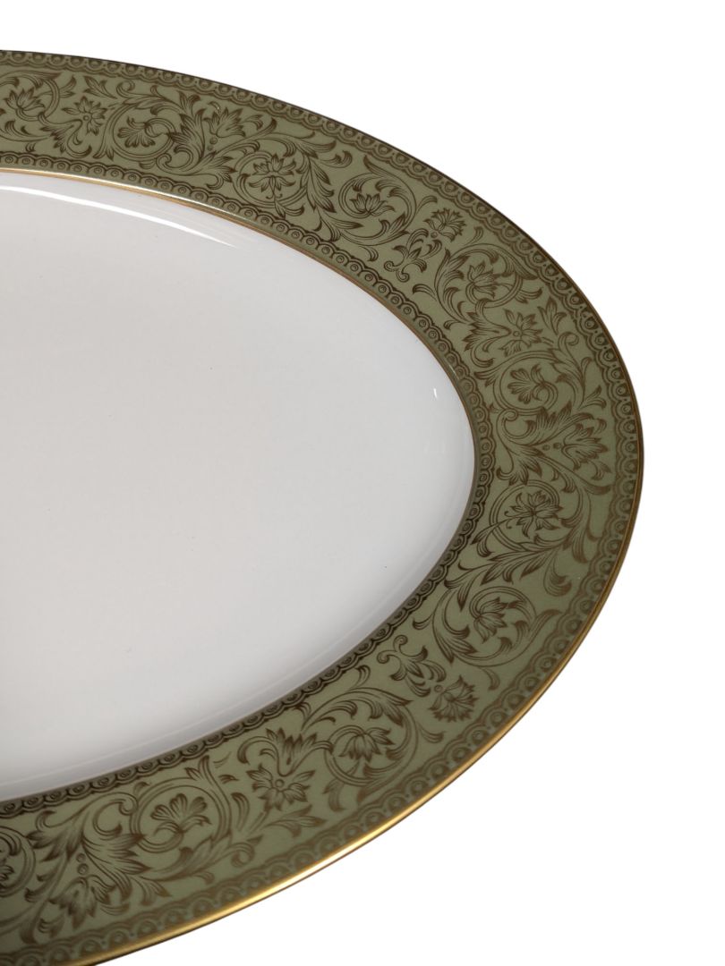 Sango “Versailles” Fine China Dinnerware Set – Gold Scroll Pattern