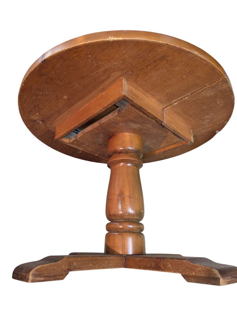 Vintage Solid Wood Round Pedestal Dining Table with Extension Leaf