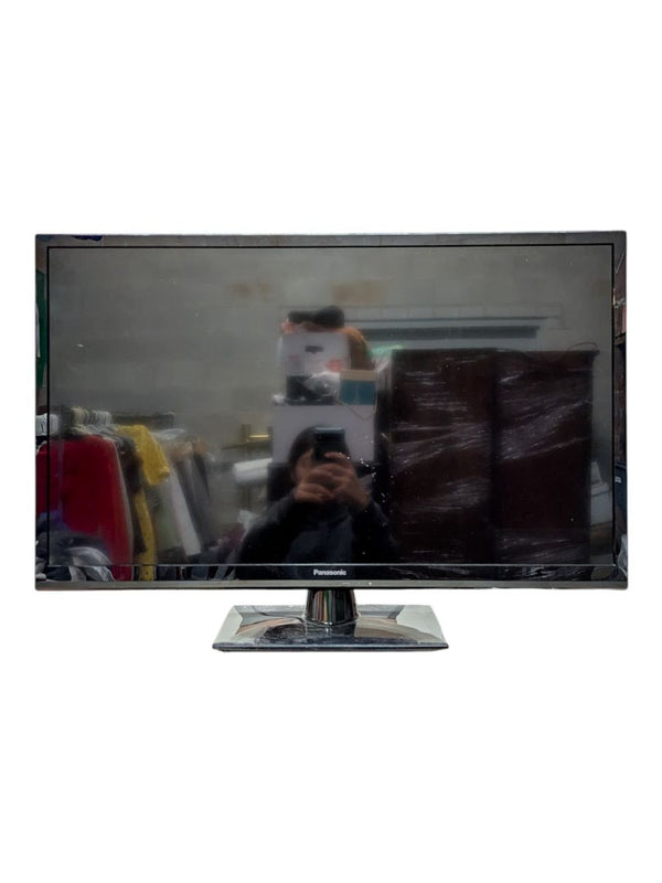 Panasonic 32″ LCD Television with Remote (Model TC-L32B6)