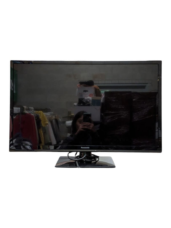 Panasonic 32″ LCD Television with Remote – Model TC-L32B6