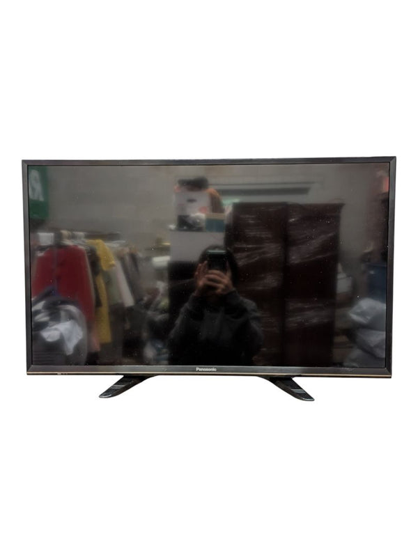 Panasonic 32″ LED LCD Television with Remote – Model TC-32ES600C