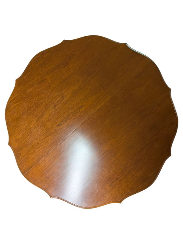 Elegant Round Wood Dining Table with Scalloped Edge