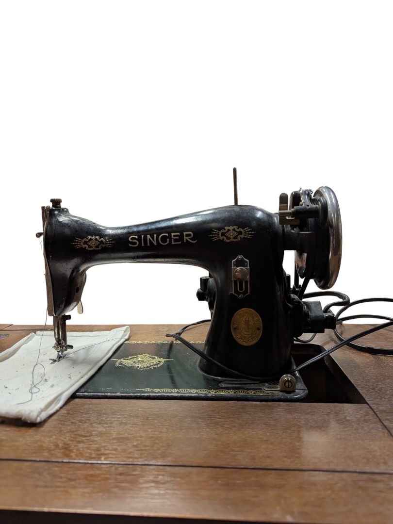 Vintage Singer Sewing Machine with Mid-Century Folding Cabinet