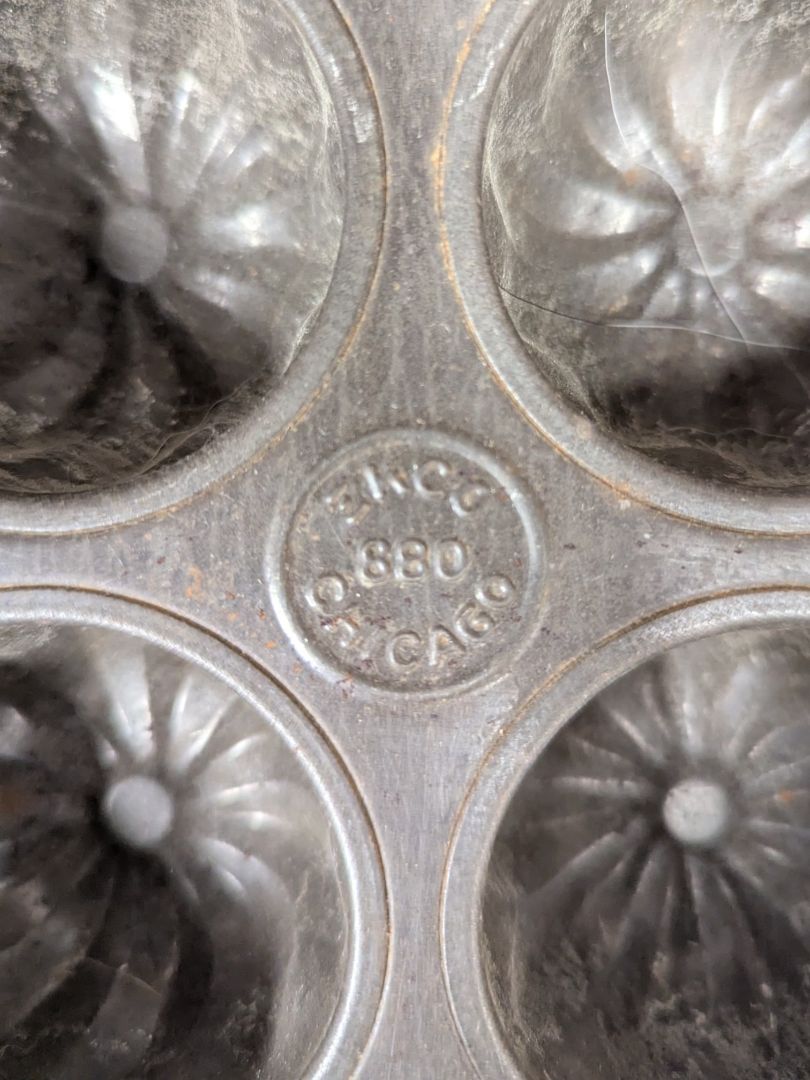 Vintage GSK Chicago Aluminum Muffin / Gem Baking Pans (Set of 4)