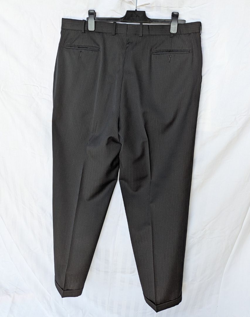 WoolTouch Men's Charcoal Pinstripe 2-Piece Suit Blazer & Dress Pants, Size 46R / 40L
