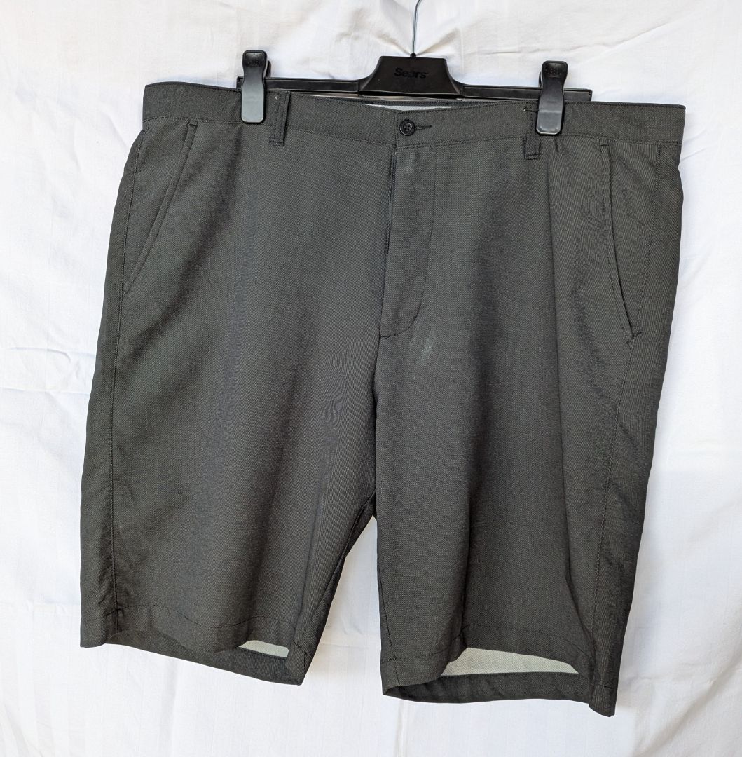 Sunice Men’s Performance Golf Shorts – Charcoal Grey Size 40