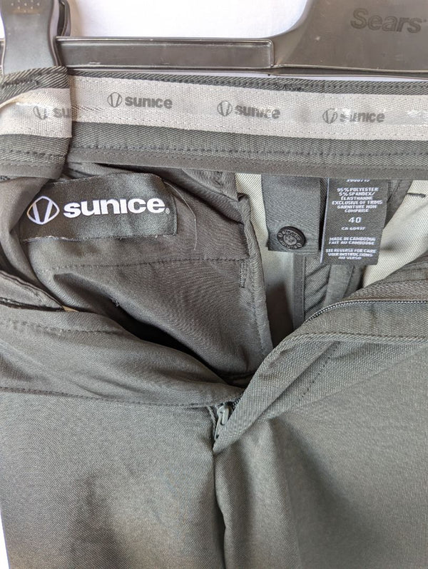Sunice Men’s Performance Golf Shorts – Charcoal Grey Size 40