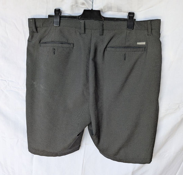 Sunice Men’s Performance Golf Shorts – Charcoal Grey Size 40