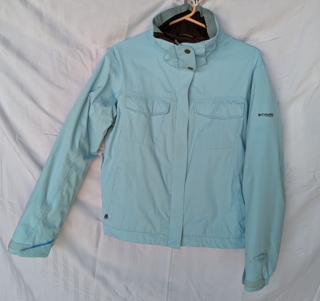 Columbia Titanium Women’s Light Blue Insulated Outdoor Jacket – Size Medium