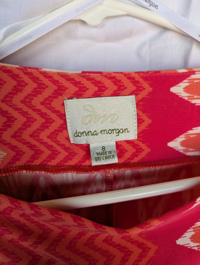 Donna Morgan by SM Coral & Pink Geometric Print Shift Dress – Size 8