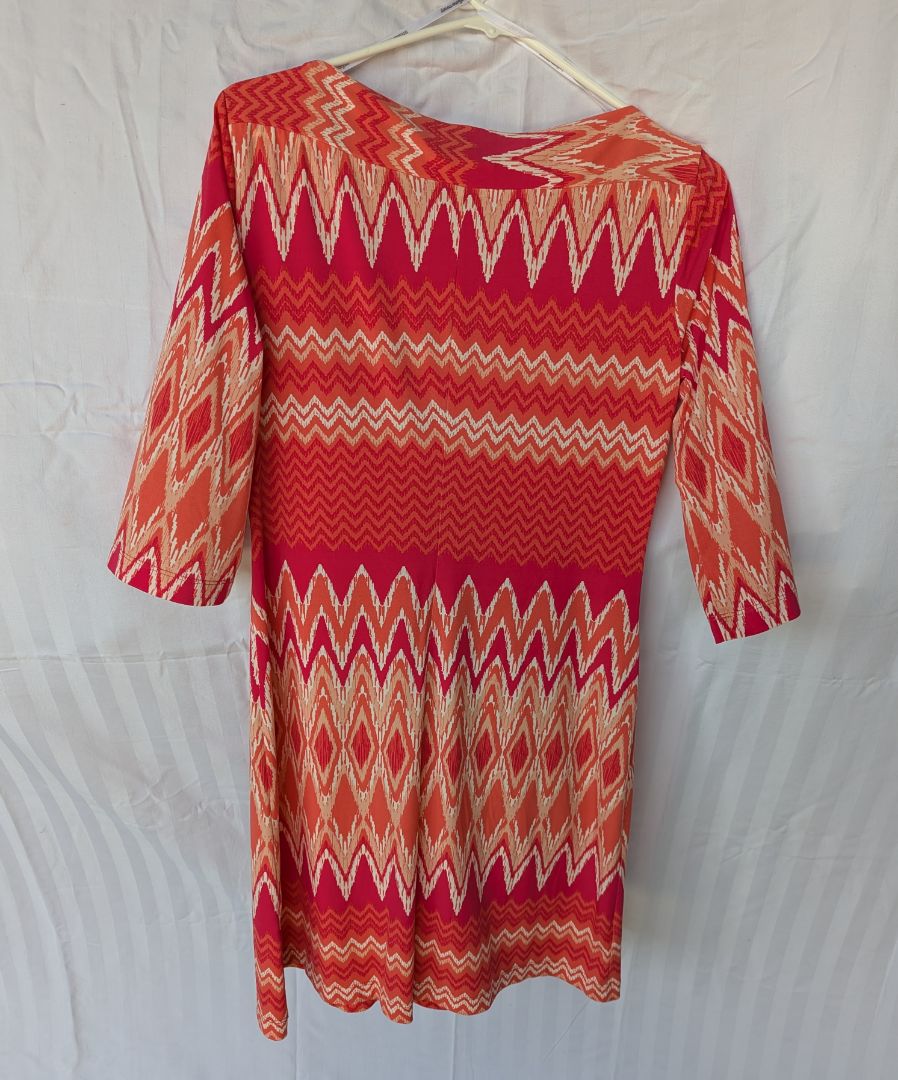 Donna Morgan by SM Coral & Pink Geometric Print Shift Dress – Size 8