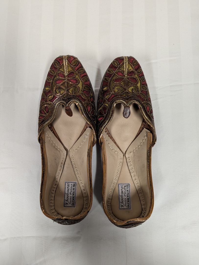 Khoobsurat Jutti Palace Handcrafted Embroidered Leather Jutti Flats – Size 5