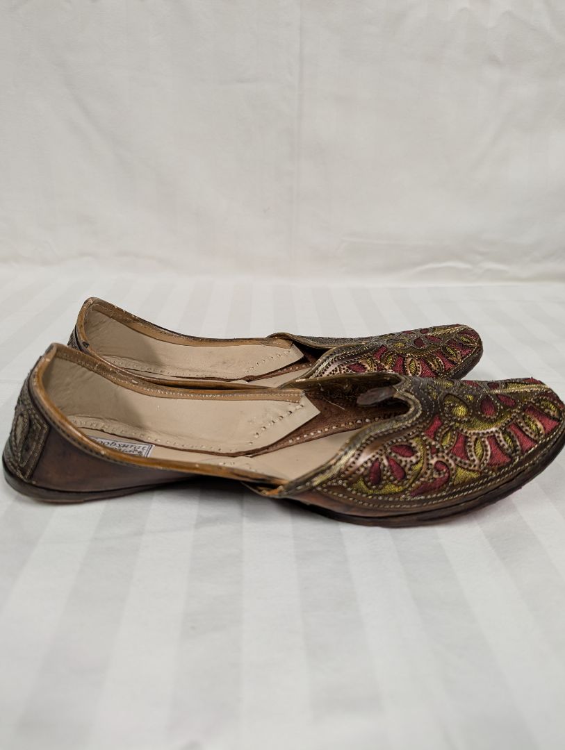 Khoobsurat Jutti Palace Handcrafted Embroidered Leather Jutti Flats – Size 5