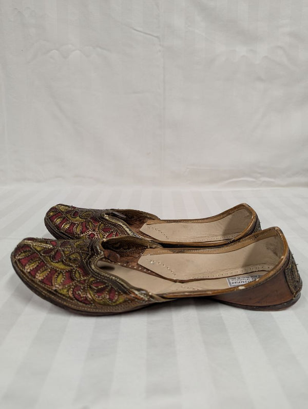Khoobsurat Jutti Palace Handcrafted Embroidered Leather Jutti Flats – Size 5