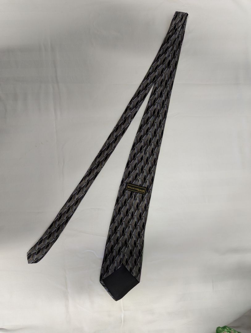 Boulevard Club Geometric Pattern Silk Tie Clothing