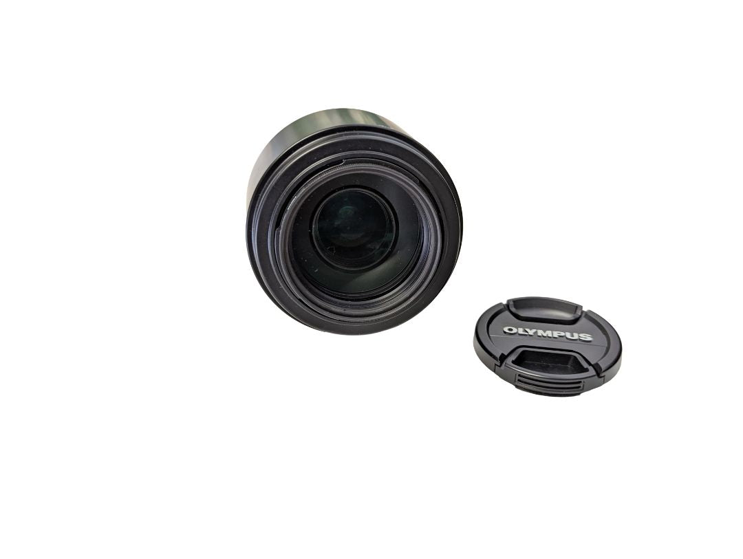 Olympus E-520 DSLR Camera Kit with Two Zuiko Digital Lenses, Accessories & Lowepro Bag
