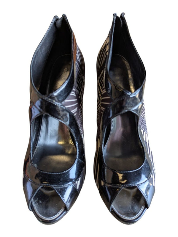 Karen Millen Black & Cream Graphic Peep Toe Stiletto Bootie Heels – Size 41