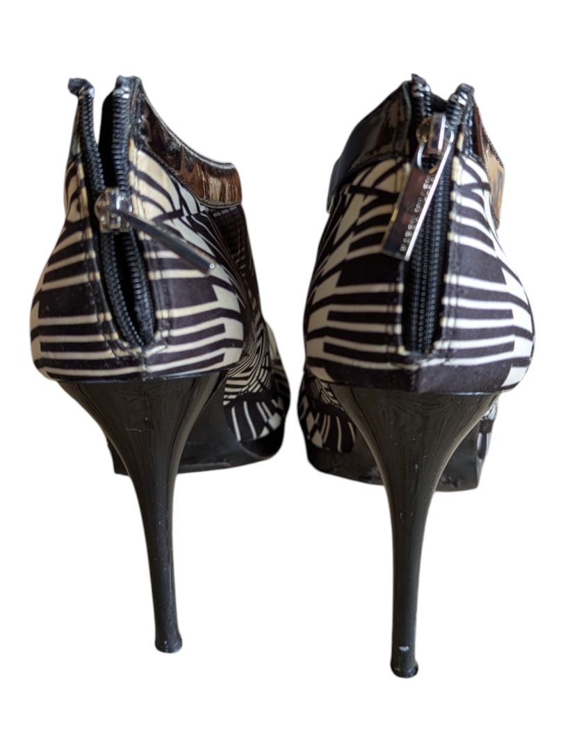 Karen Millen Black & Cream Graphic Peep Toe Stiletto Bootie Heels – Size 41