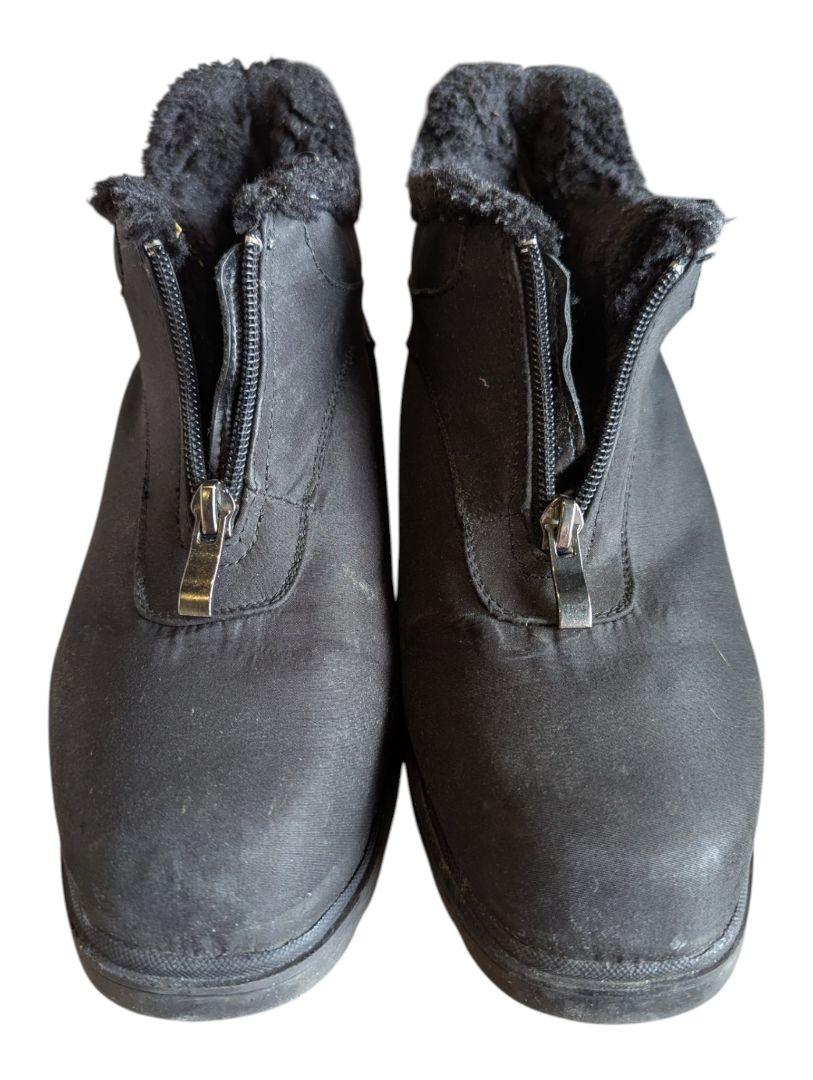 Toe Warmers International Black Waterproof Ankle Boots – Size 8 W/L