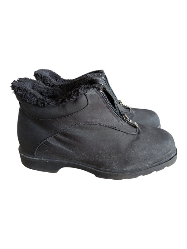 Toe Warmers International Black Waterproof Ankle Boots – Size 8 W/L
