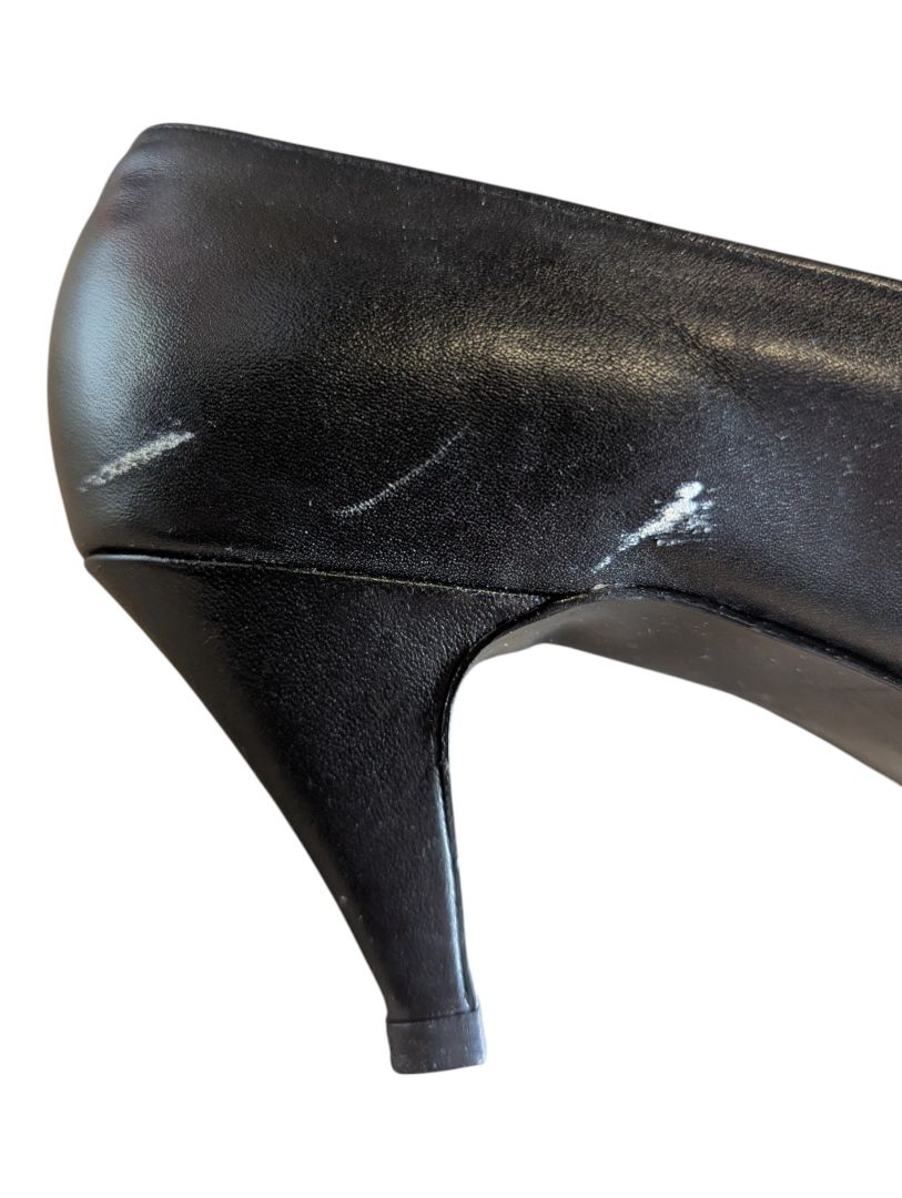 Naturalizer Black Leather Peep-Toe Heels – Size 9
