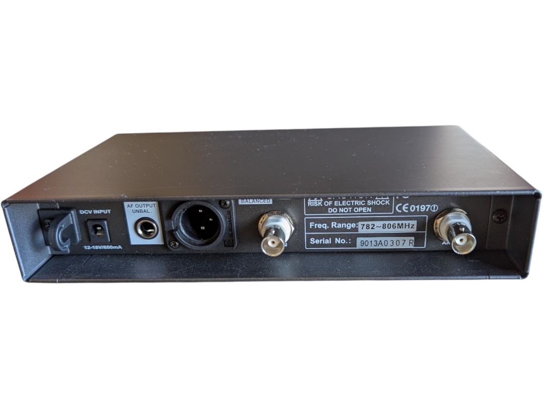 AMX AW-601 UHF Wireless Microphone System with Receiver, Case & Accessories