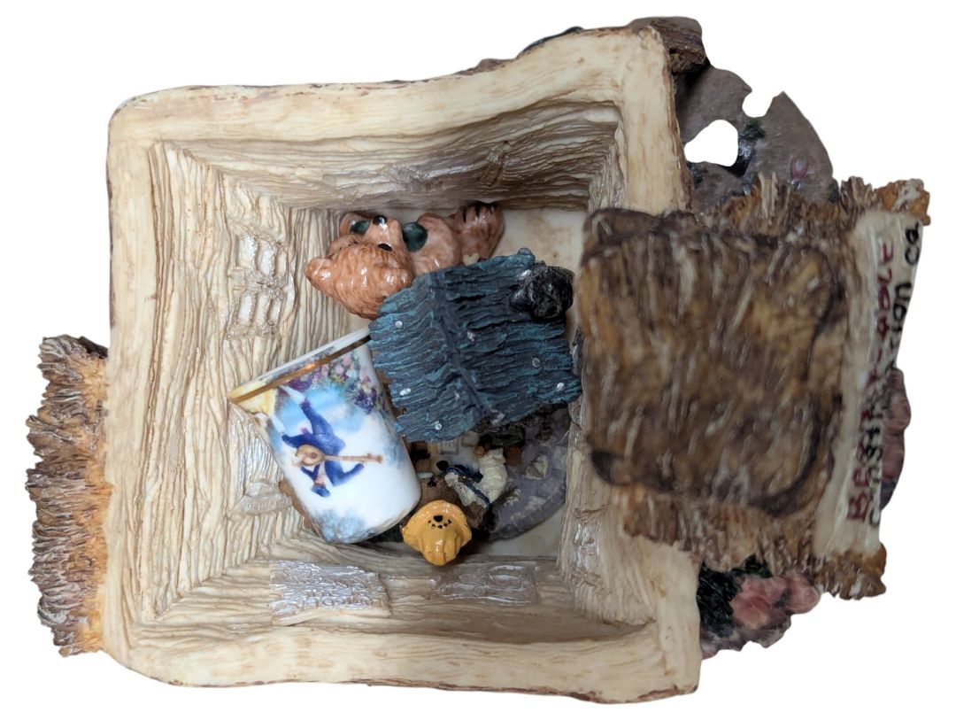 Boyds Bears & Friends Boyds Town Village Miniature Lot – Bearly-Able Construction, Figures, Dog House & Thimble