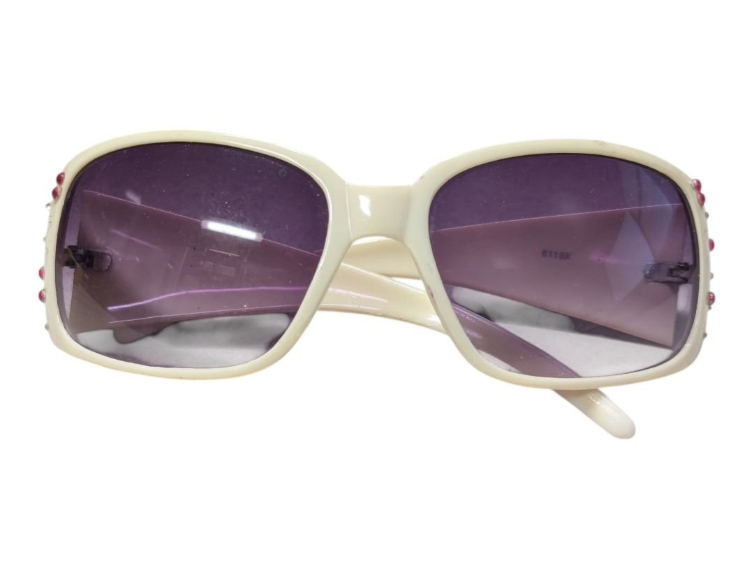 Lot of 2 Fashion Sunglasses