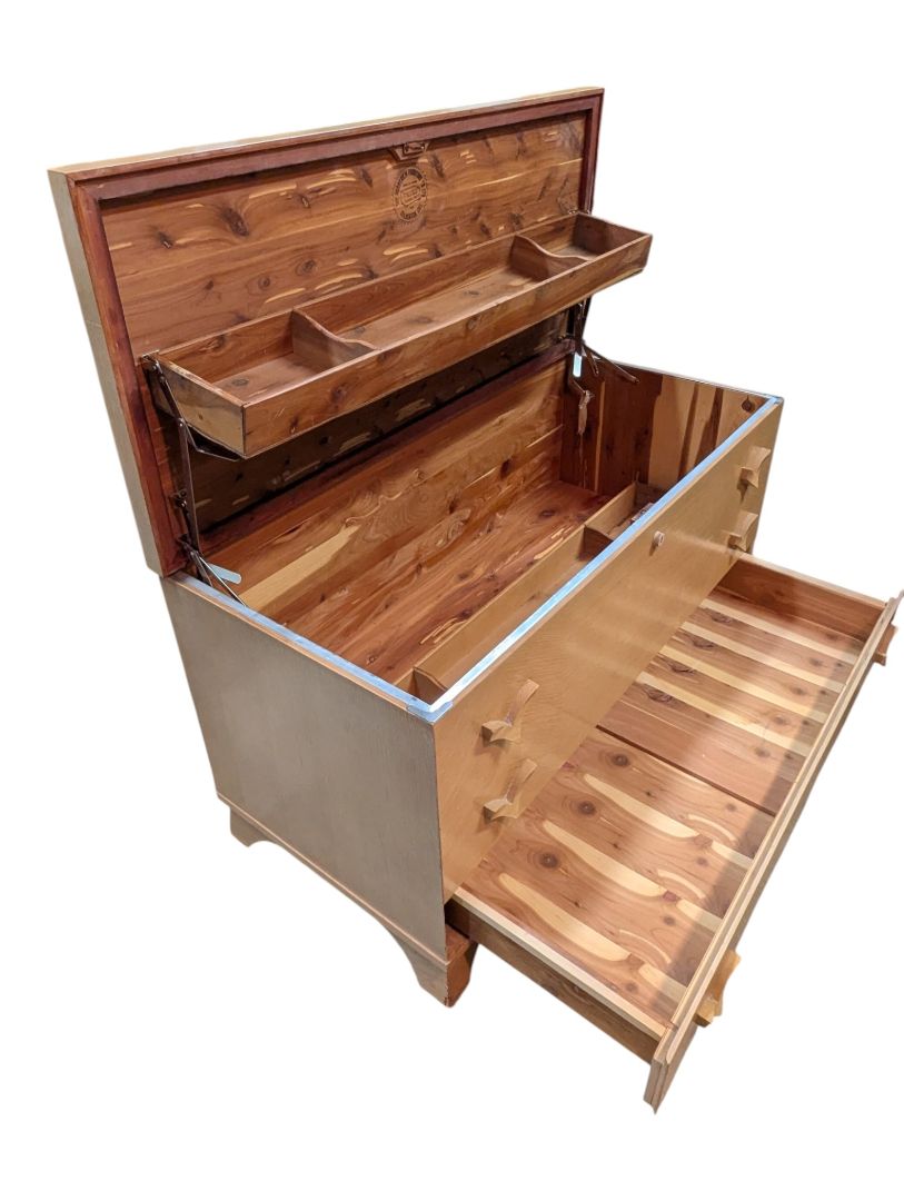 Vintage Cedar Blanket Chest by Hoderich Furniture Co. Ltd. (Made in Canada)