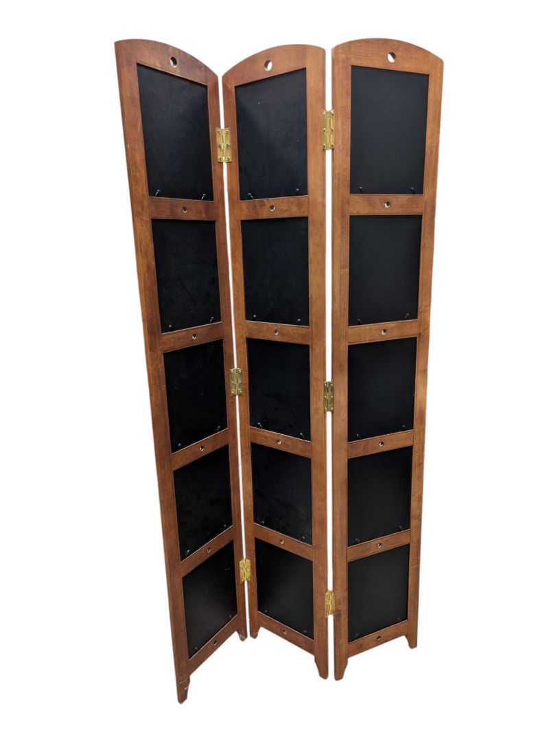 Studio Woods Three-Panel Folding Photo Display Screen