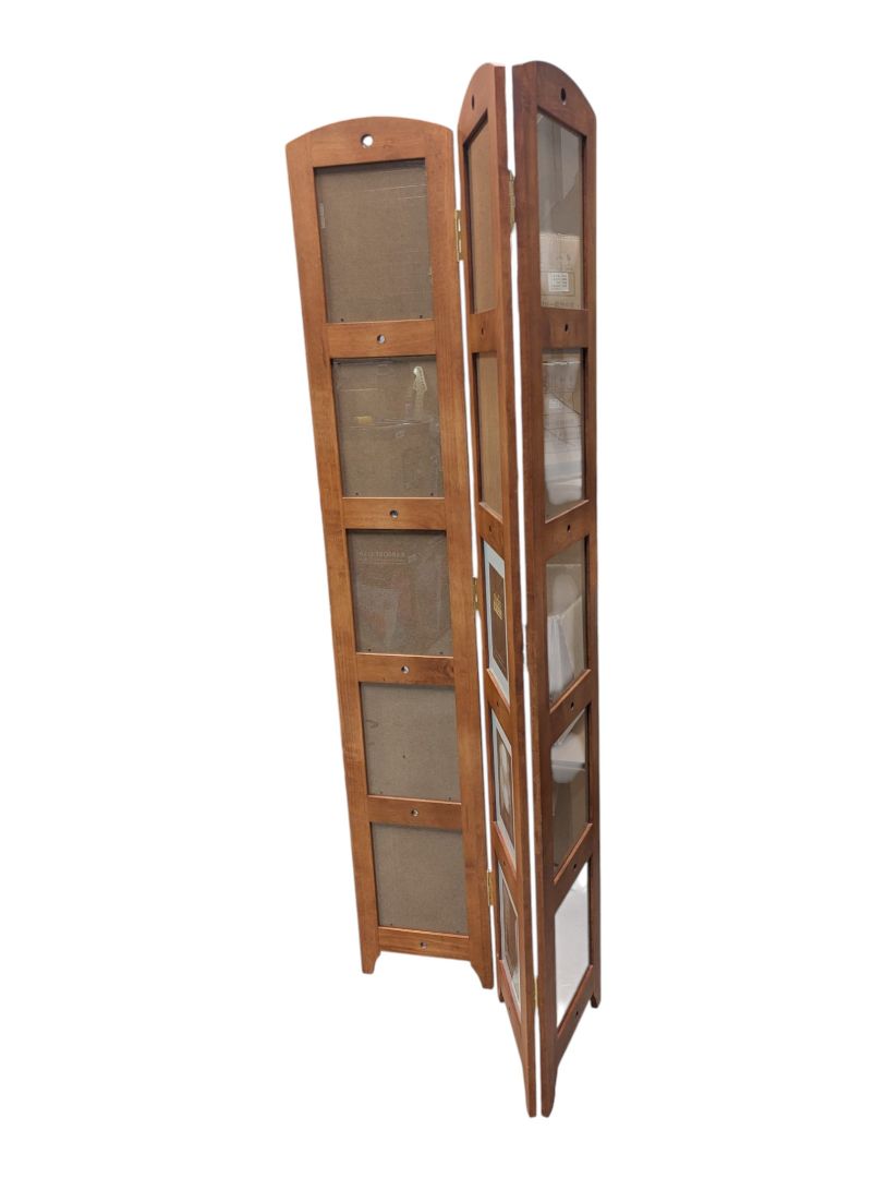 Studio Woods Three-Panel Folding Photo Display Screen