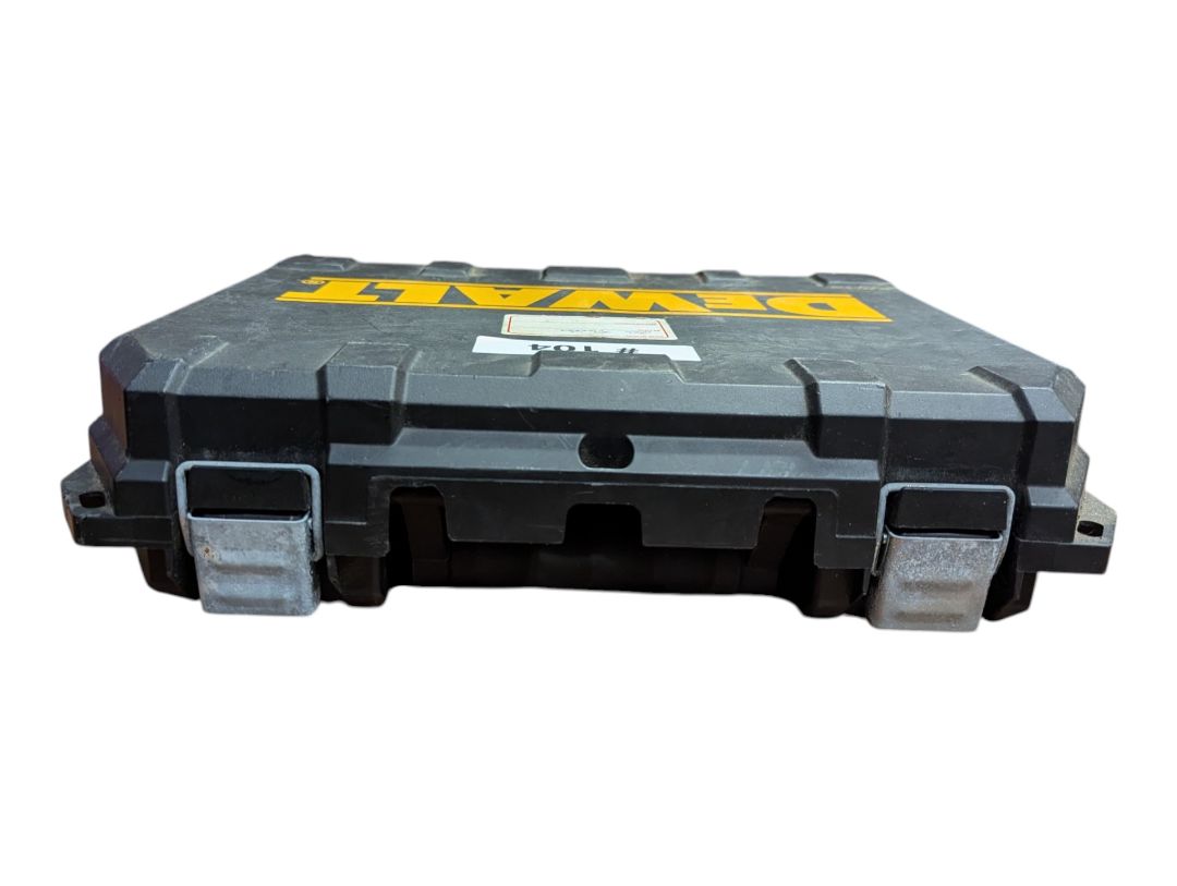 DeWalt D51238 18-Gauge Pneumatic Brad Nailer Kit